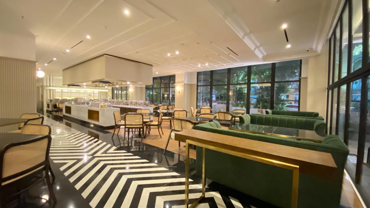 Maia Hotel Jakarta Extérieur photo