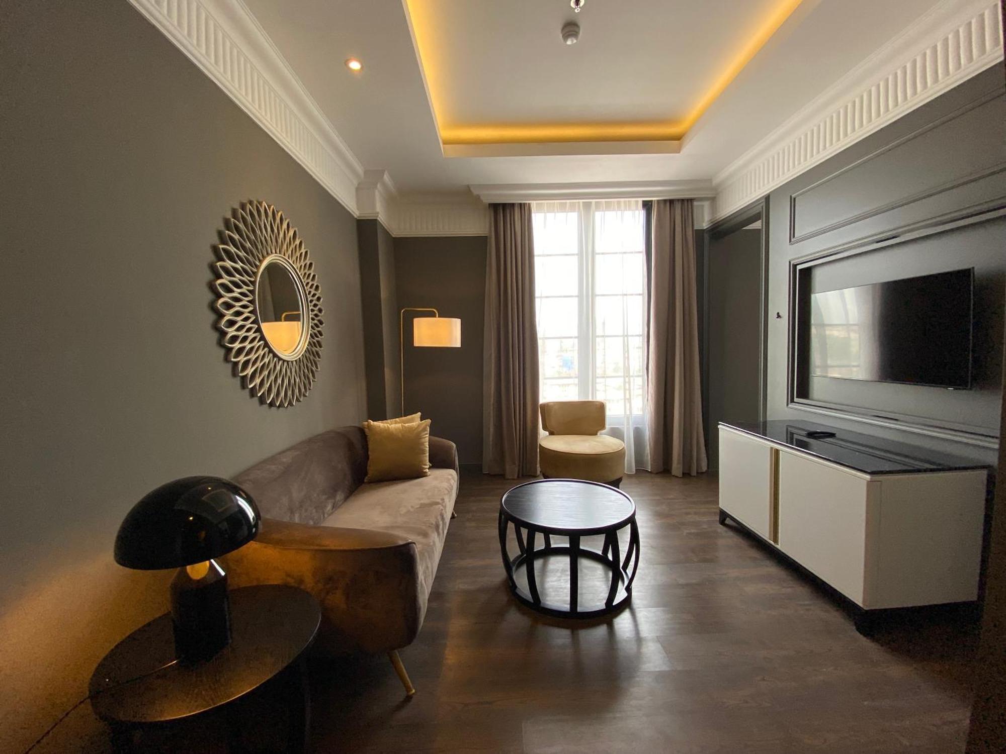 Maia Hotel Jakarta Extérieur photo